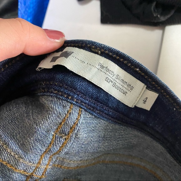 3/$19✨ Levi Midi Denim Skirt - Picture 8 of 12